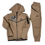 Nike Tech Fleece спортен екип кафяв