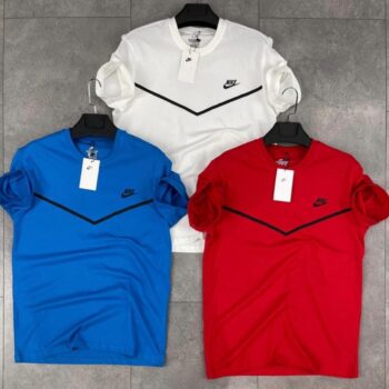 Nike tech fleece тениски отличителни цветове