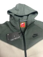 Nike Tech Fleece детски зелено и бежово - Image 2