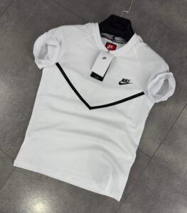 Nike Tech Fleece бяла тениска