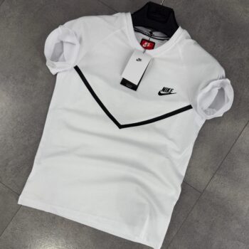 Nike Tech Fleece бяла тениска