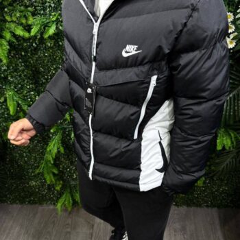 Nike яке черно и бяло